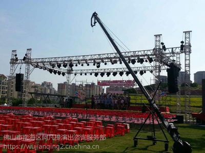 高明舞台艺术一站式解决方案 灯光音响、背景喷绘与专业搭建服务详解